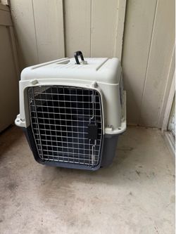 Large Pet Carrier / Dog Kennel