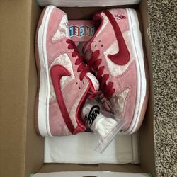 Nike SB Dunk Low “Strangelove” (Bright Melon / Gym Red) — Men’s 5.5 / Women’s 7 — Worn Once