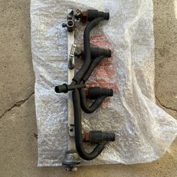 BMW E36 318 Fuel Injectors And Rail