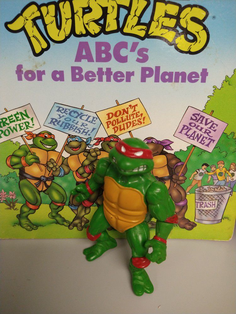 1988 Teenage Mutant Ninja Turtles Action Figures Mirage Studios with book