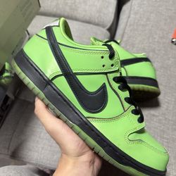The Powerpuff Girls x Nike Dunk Low Pro SB QS 'Buttercup' Size 10