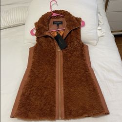 Marc New York Faux Fur & Vegan Leather Vest Soft Lined Zip Jacket Womens Size Small Runs Big Like A Size Medium .New Whit Tags Original 