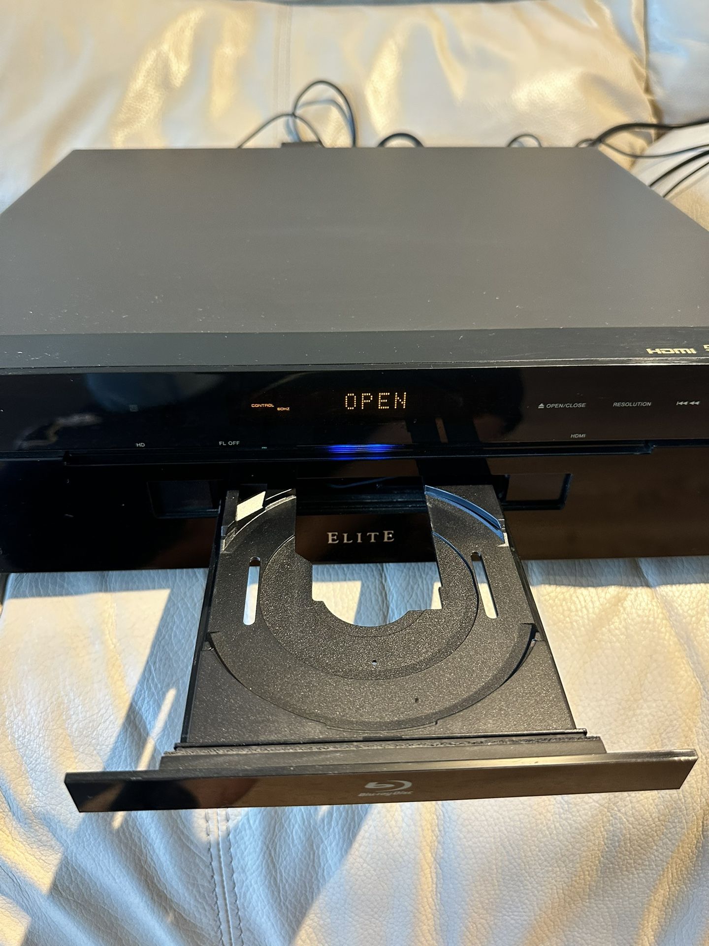 Pioneer Blue Ray Disc Player With A Remote Control