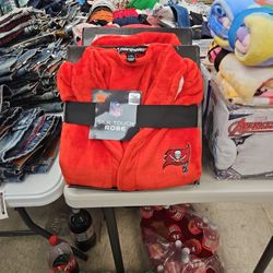 Tampa Bay Buccaneers  Silk Touch Robe