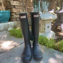 Rain Boots (Hunter) Woman’s Size 6