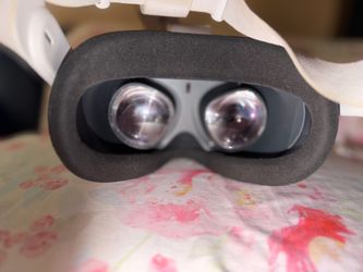 Meta Quest 2 128GB VR Headset + Controllers – Excellent Condition