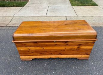 Vintage Lane Cedar Chest