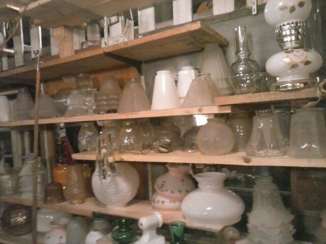 ANTIQUE TO MODERN 100'S OF GLASS LIGHT SHADES C&G's ANTIQUES 1711 HEWITT AVE EVERETT, WA 98201 TUESDAY thru SATURDAY 11 to 7 ACROSS FROM TONY V's BAR