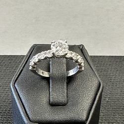 1ct Round Cut Diamond Ring