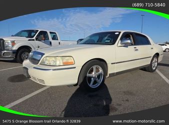 2003 Lincoln Town Car