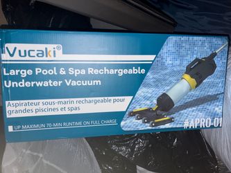 Pool vacuum