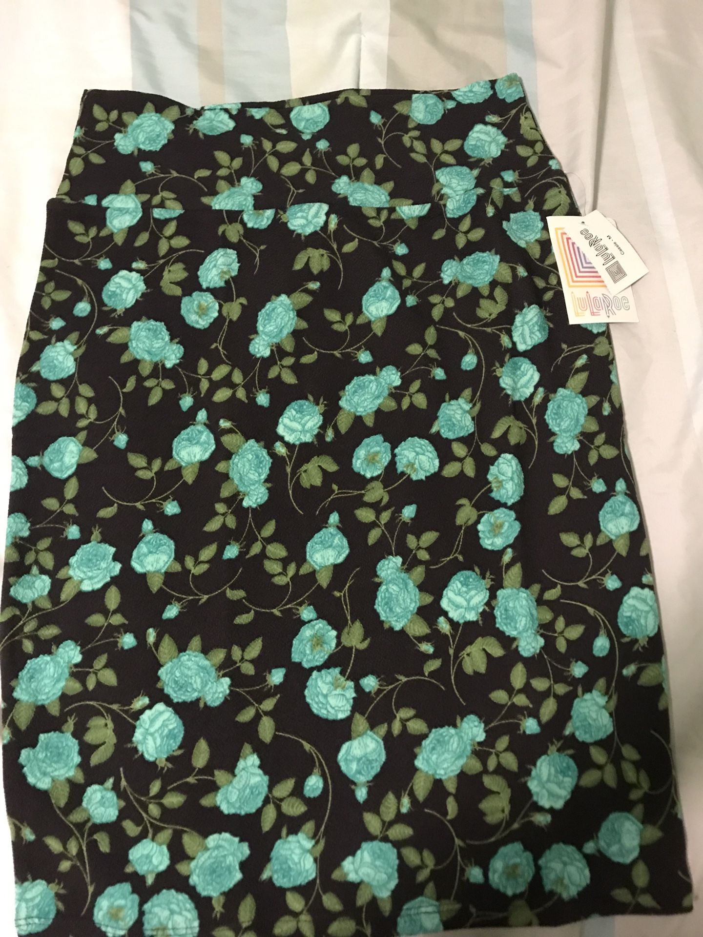 NWT Lularoe Medium Cassie