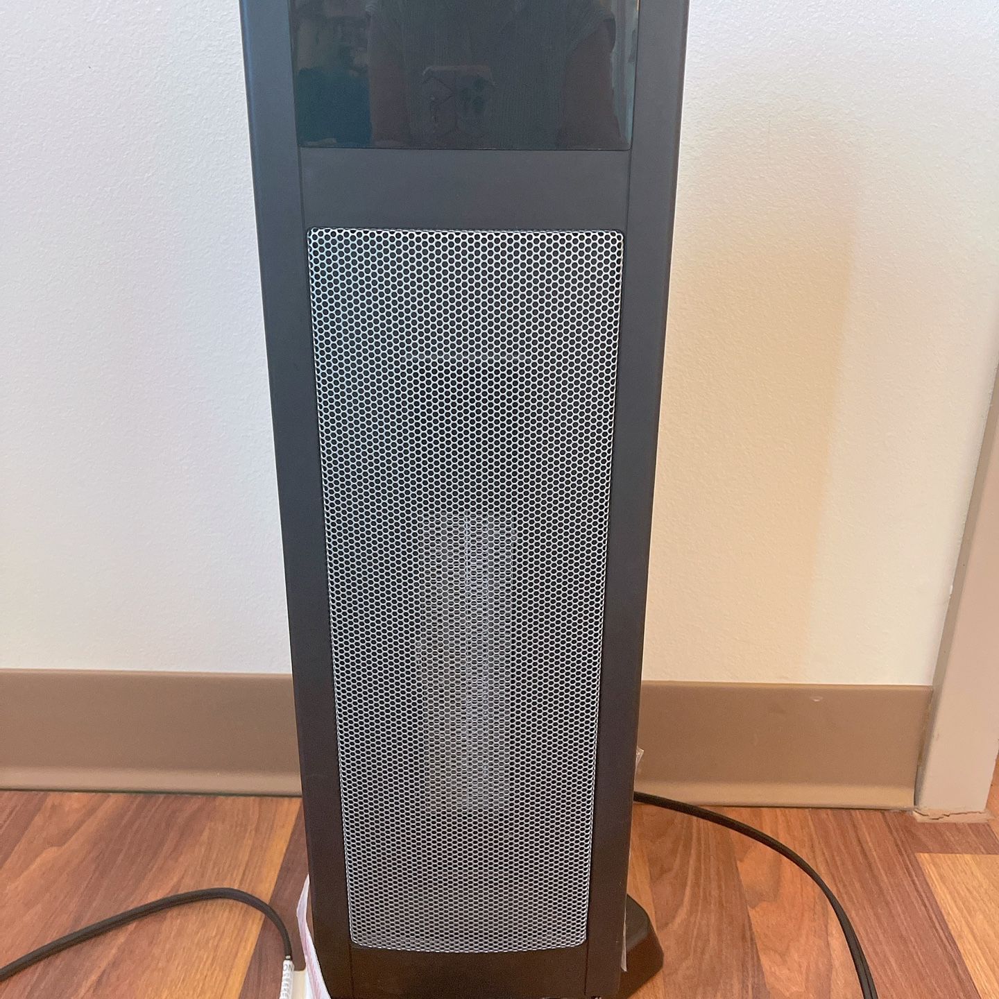 Hunter HPQ15C-EA 1500W Digital Ceramic Tower Heater with Remote Control,  24, Black for Sale in Fort Lewis, WA - OfferUp