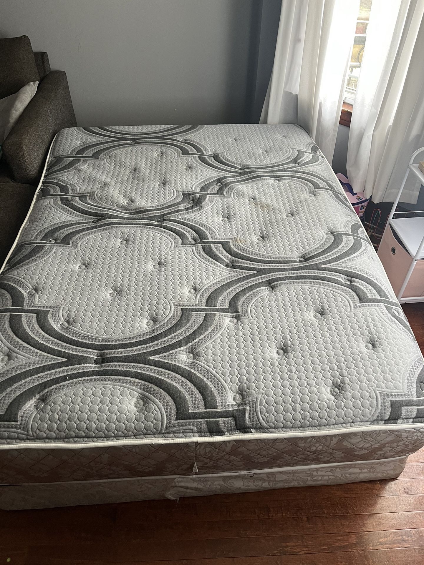 Mattress & Box Spring