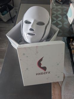 Red Light Therapy Face Mask