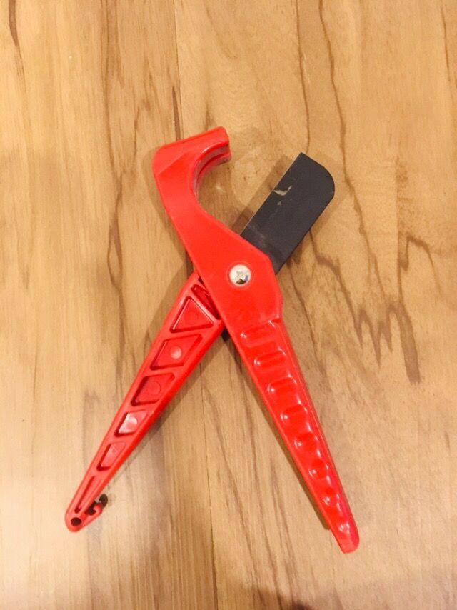 Reed pipe cutter