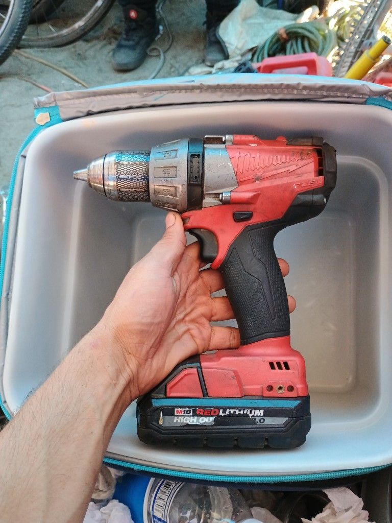 Milwaukee Drill Driver With Red Lithium Battery