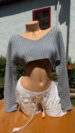 Cropped grey sweater