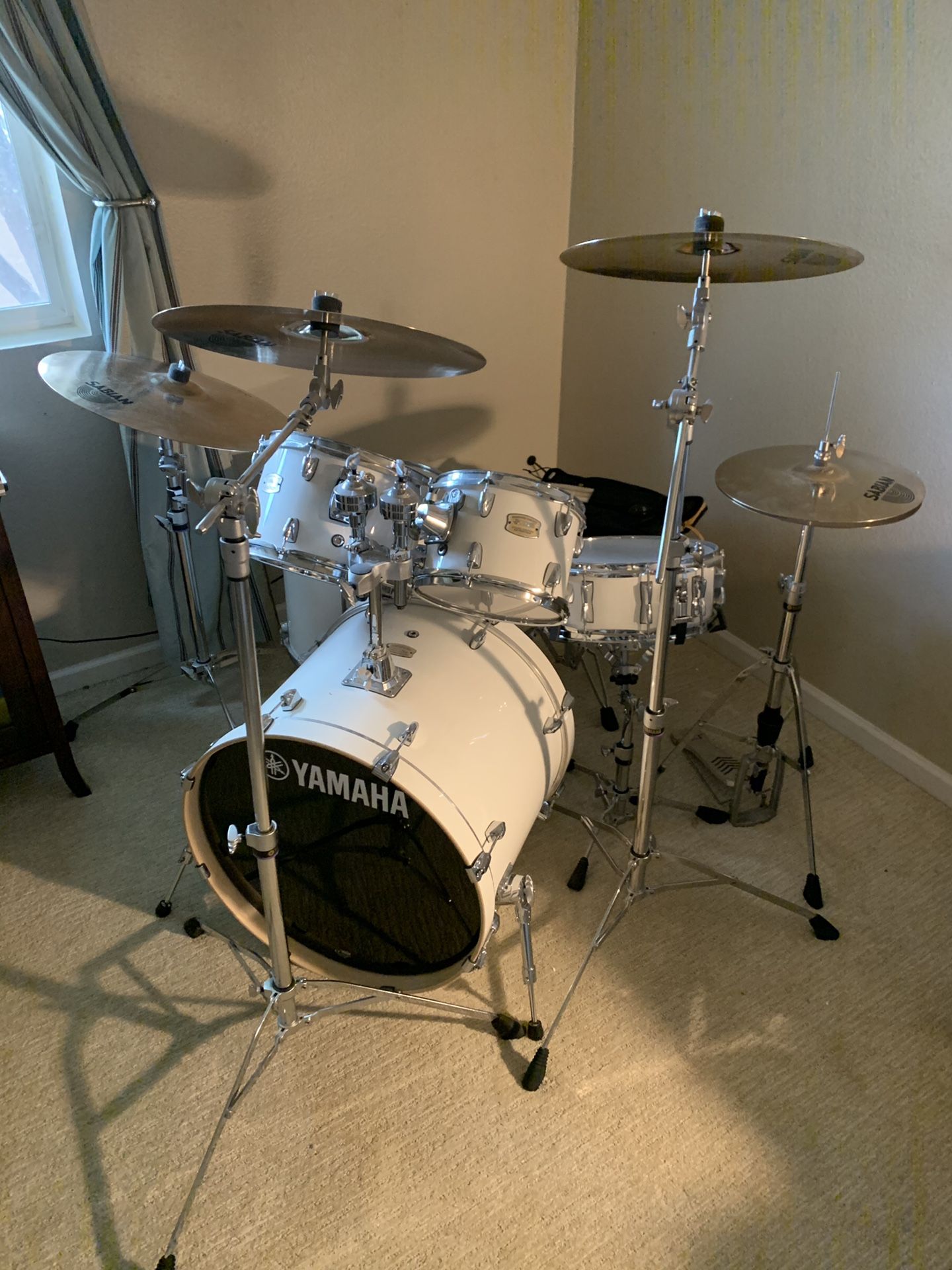 Drum Set-Yamaha Stage Custom/HW-780 with Sabian Cymbals and Throne