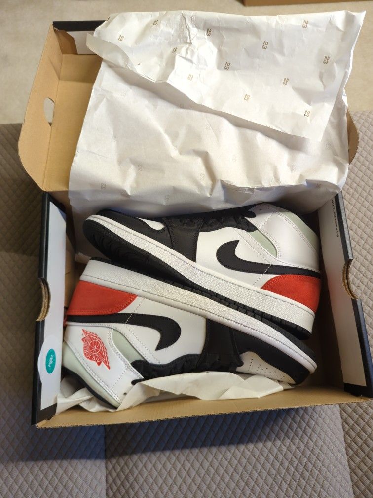 Air Jordan 1 Mid