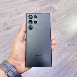 Samsung Galaxy S22 Ultra 512GB Disponible la versión desbloqueada de fábrica por 355 dólares.