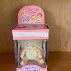 NIB Vintage Hasbro love Dolls 