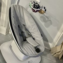 4 Moms Mamaroo Swing