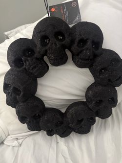 Black Glitter Skull Halloween Wreath