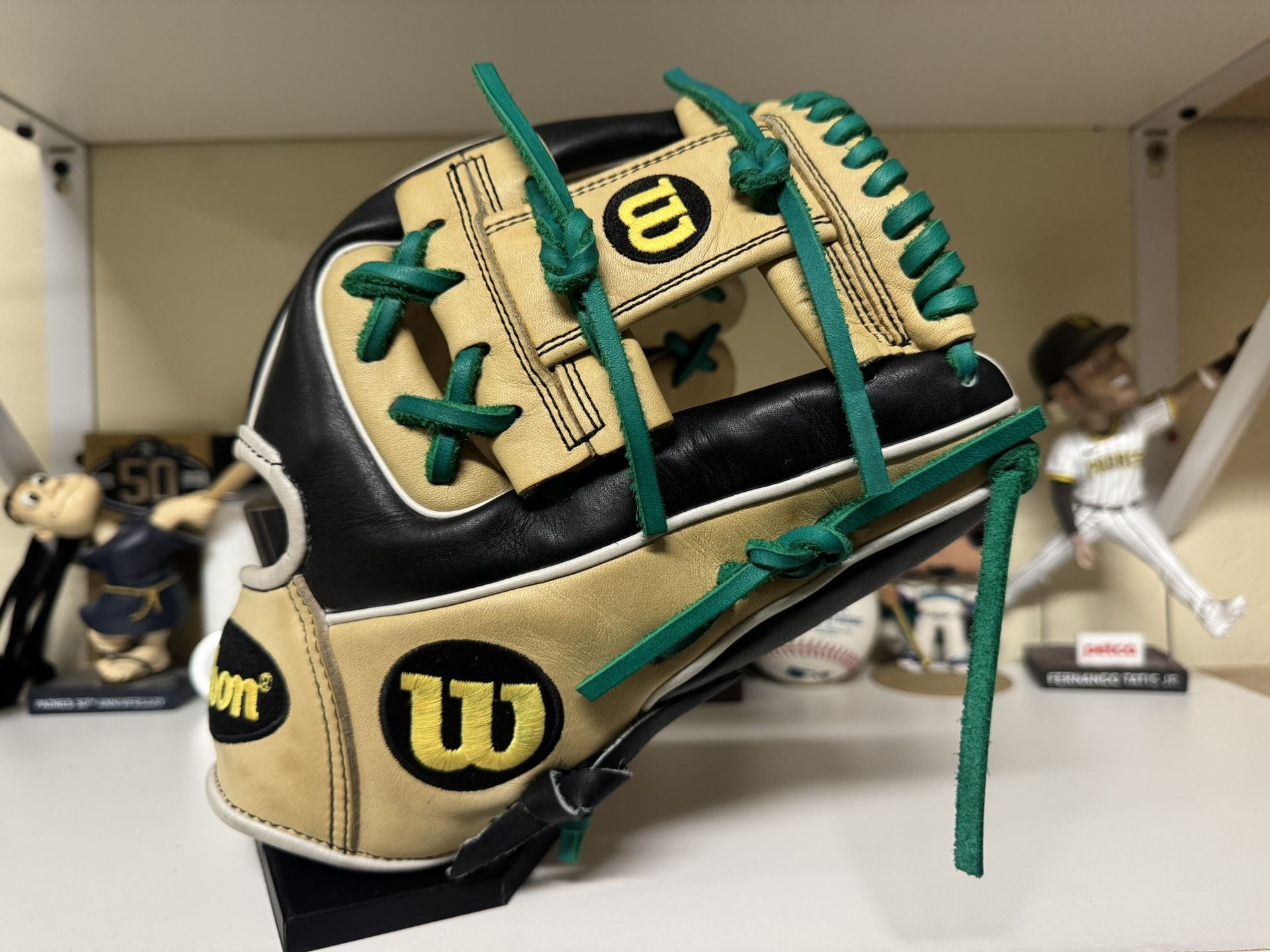 Wilson A2000 1786 11.5” Righty New Laces