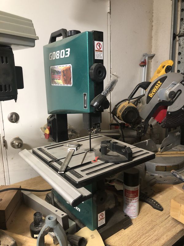 9 month old Grizzly G0803 band saw for Sale in Fresno, CA OfferUp