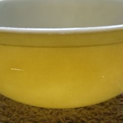Vintage Pyrex Bowl
