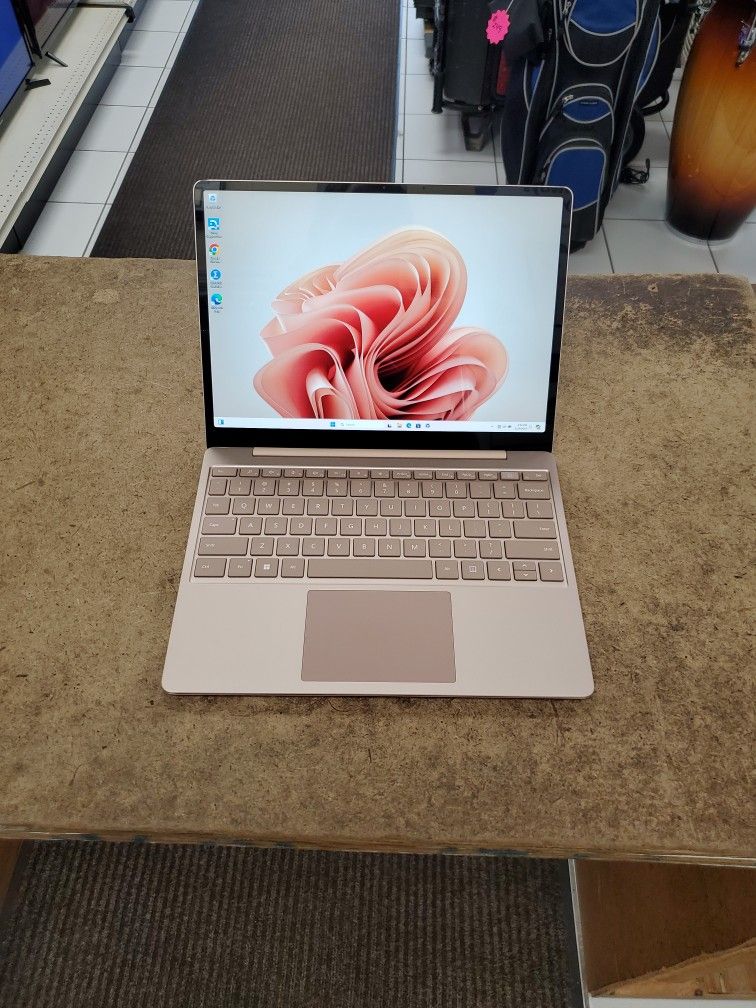 Microsoft Surface Laptop Go 3 - i5 8GB 256SSD
