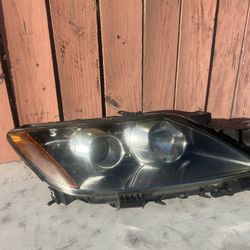 Mazda Cx7 Headlight (passenger)