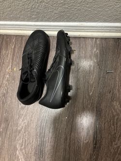 Women’s soccer cleats
