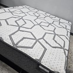 King Sizes Mattress And Box Spring 