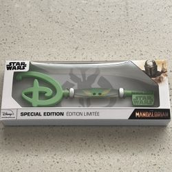 Disney Star Wars The Mandalorian Special Edition Collectible Key