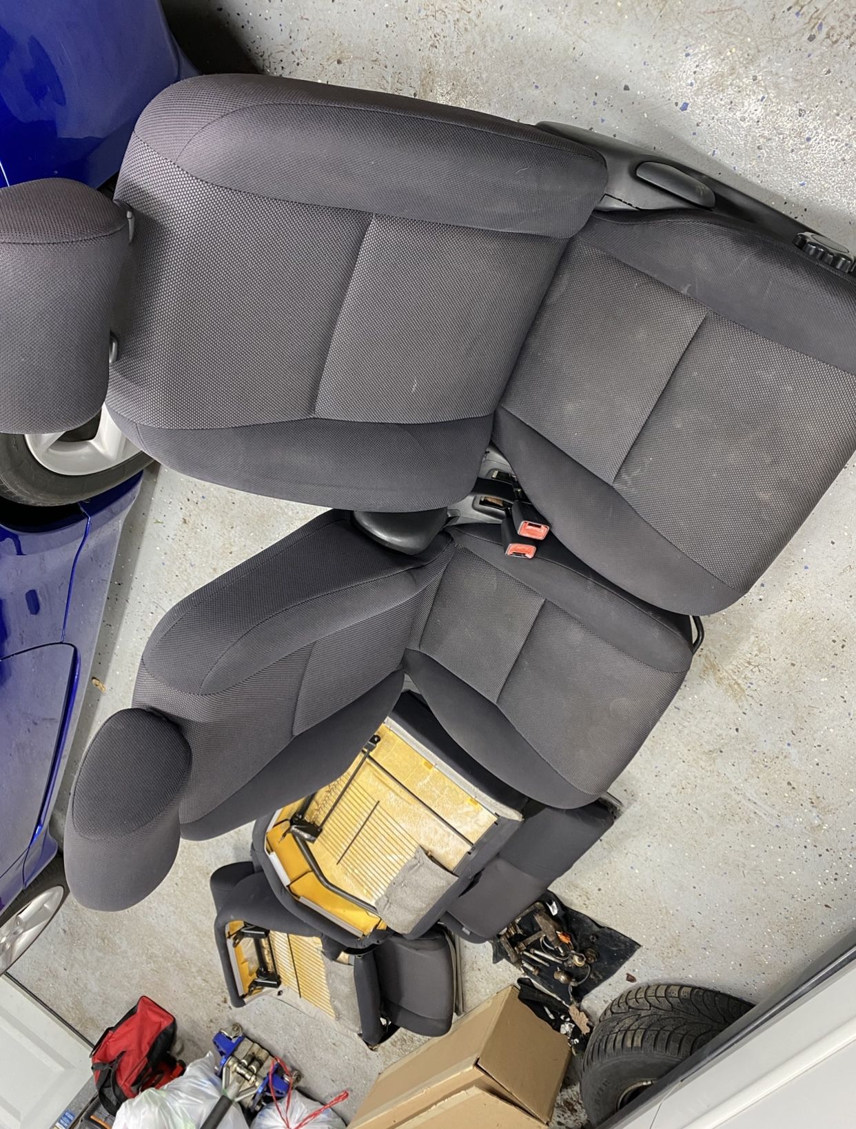 Toyota Matrix and Pontiac Vibe car seats FREE!!!