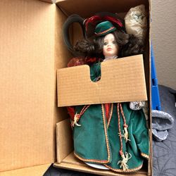 NIB Exclusive Vintage "Scarlett" Doll by Robin Woods