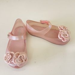 Mini Melissa Size 8