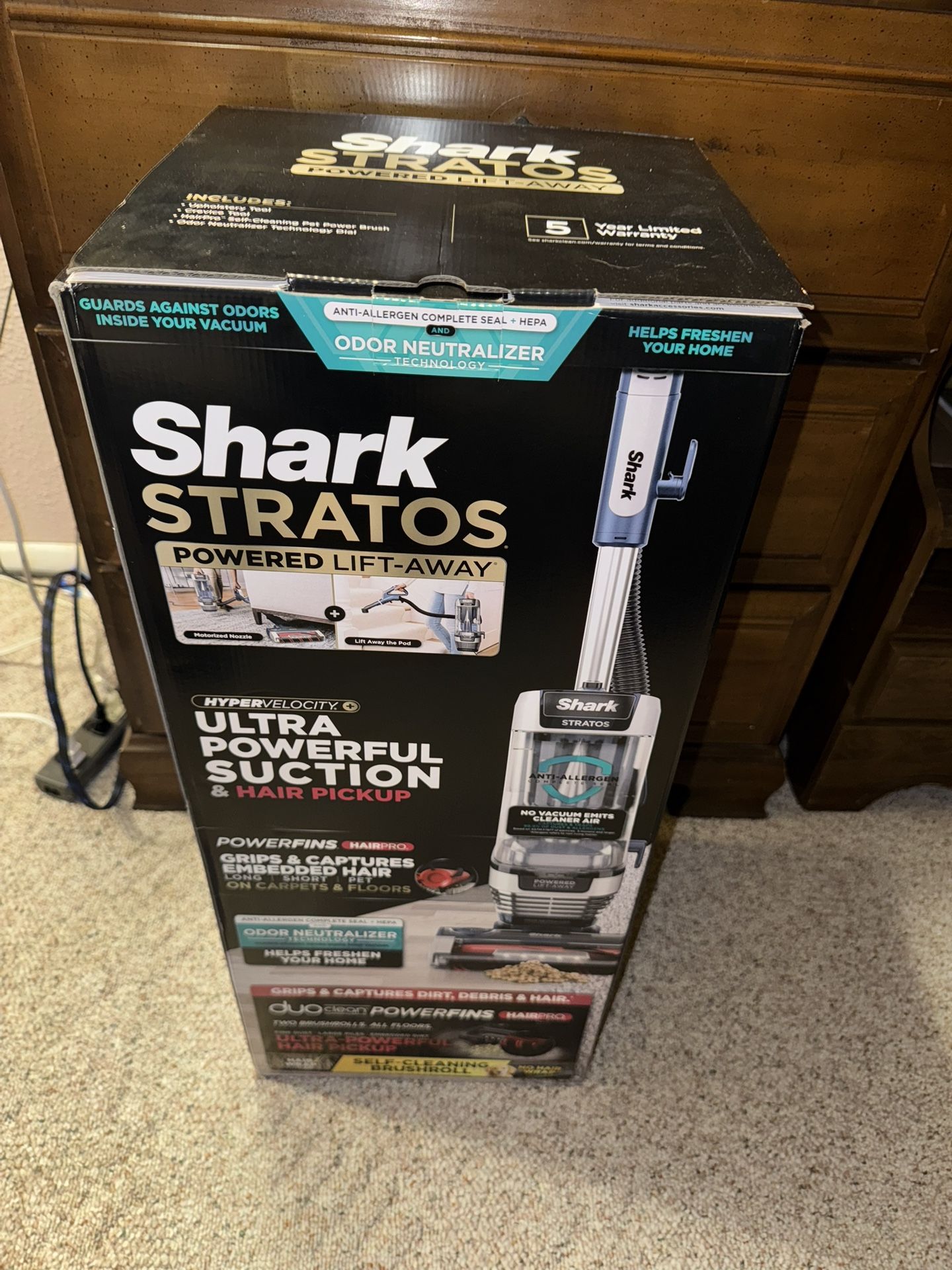 Brand new in box Shark Stratos® DuoClean® PowerFins® HairPro® Upright Vacuum Model: AZ3002
