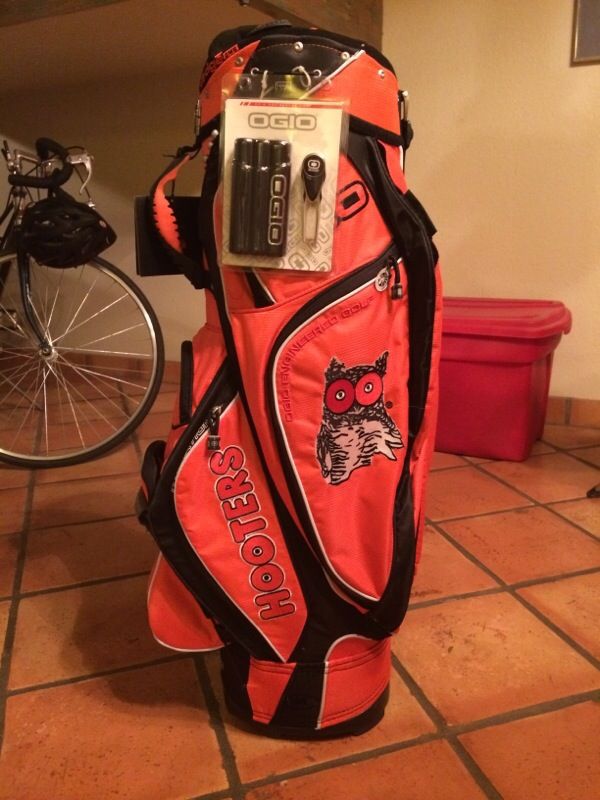New Hooters Golf Bag
