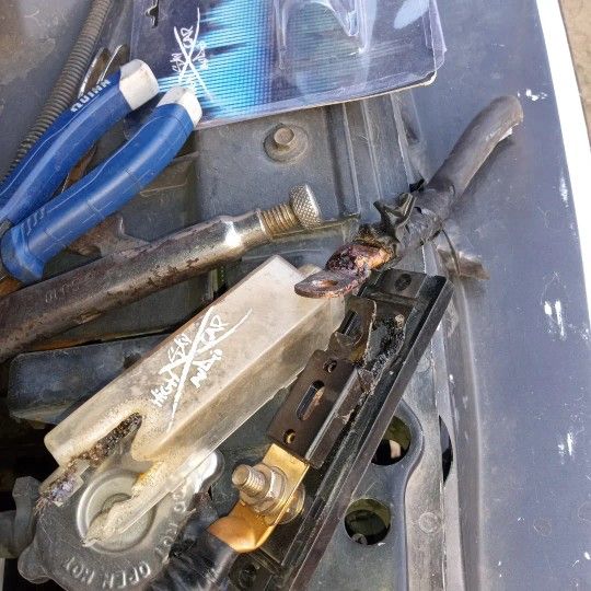 Amp And Car Stereo Installs Mobil