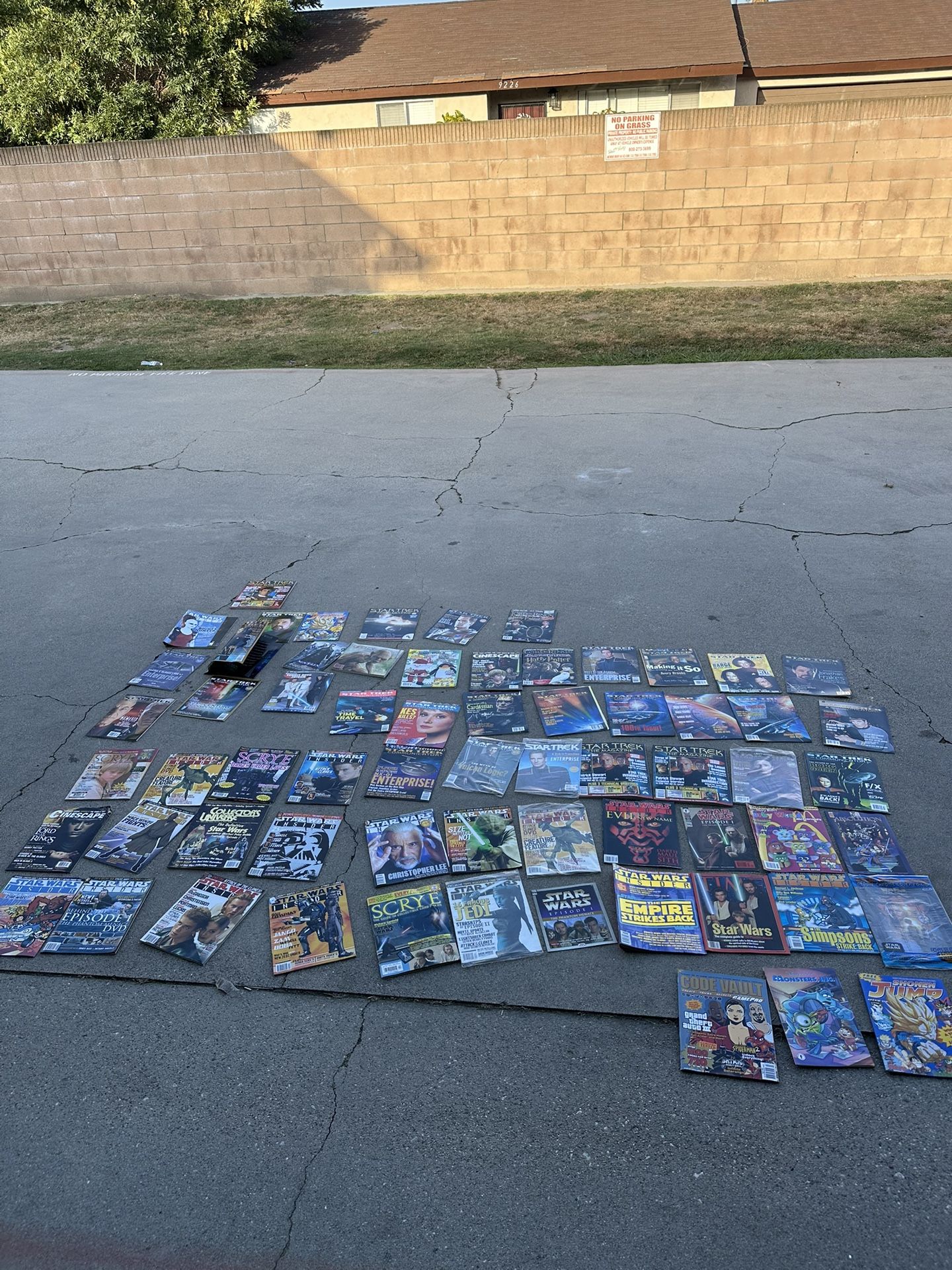 1990S And 2000, Star Wars Star Trek Magazine, 59 Pieces Selling Altogether