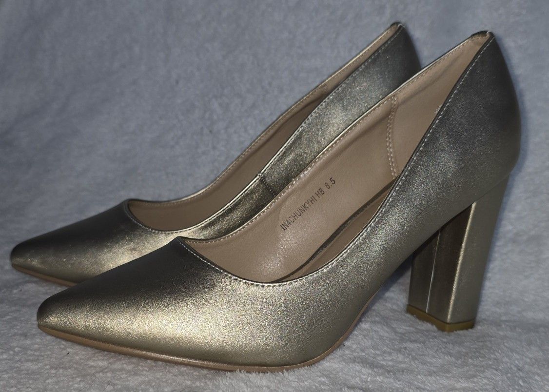 IDIFU Womens High Heel Shoe Size 8.5 With 4.5" Heel Shiny New