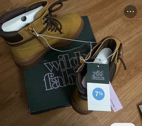 Wild Fable tan combat boots, women’s size 7.5 lace up front zip ankle boots chunky soul