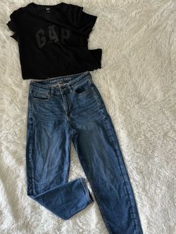 Gap black Tee and American Eagle Jeans Bundle