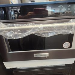 1.4 cu. t Built-ln Convection Microwave in Black Stainless with PrintShield Finish