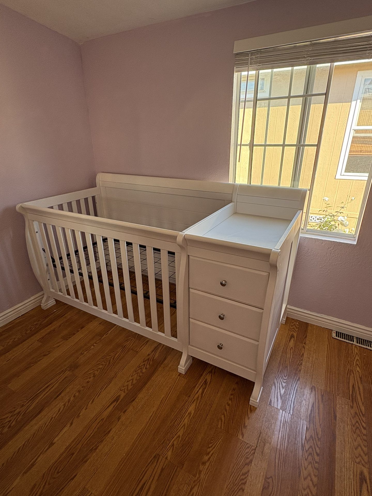 Baby Crib 