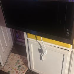 Big New Whirlpool Microwave With Brackets 