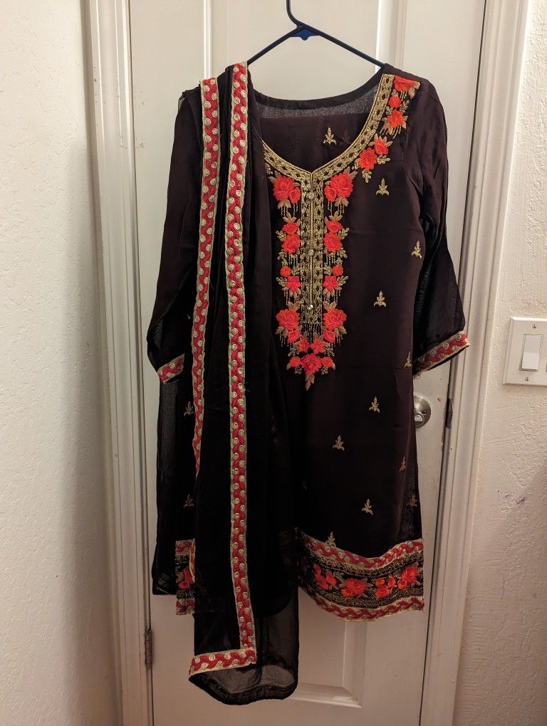 Brown Dress With Floral Embroidery 3pc